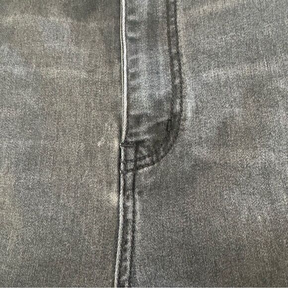 Free People Twirl On Mid-Rise Crop Flare Jeans Size 28 Washed Black High Rise - Picture 10 of 10